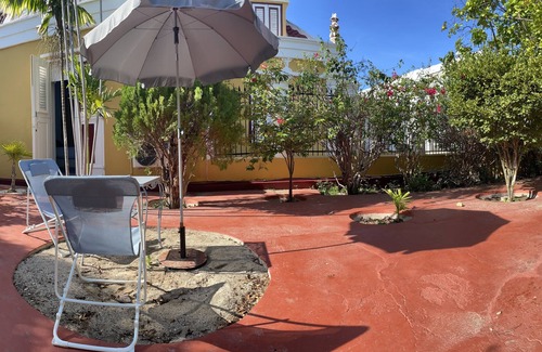 Parera Apartment | Large luxury studio [ no additional fees ]