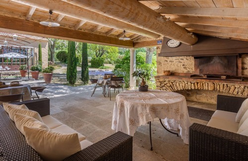 Taillades Other | LARGE MAS IN PROVENCE CLIMATISE -14 P - BARBECUE PAILLOTE SWIMMING POOL HEATED