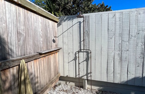 Mount Maunganui House | Large Modern 5 Bedroom Home - 5 min to the beach!