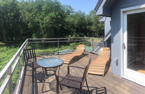 South Kingstown House | Large Modern Home Set On 2 Private Acres Located Near Beach