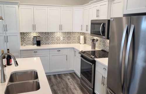 Okanagan-Similkameen House | Large Modern Home at the Cottages #54