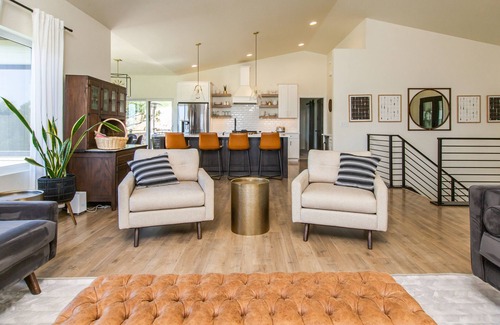 Rapid City House | Large, Modern Home with Hot Tub and a View