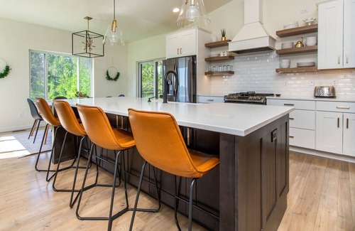 Rapid City House | Large, Modern Home with Hot Tub and a View