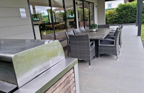 Willoughby House | Large, modern, resort-style house with pool, lawns, 4 bedrooms & 2.5 bathroomsn