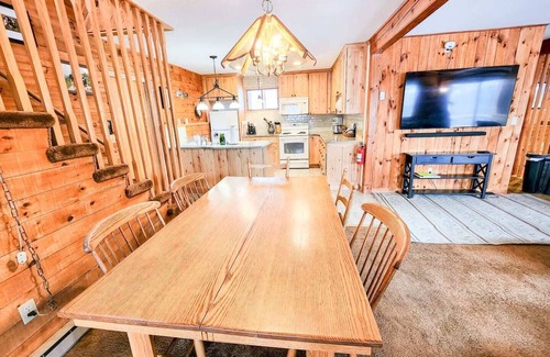 Warren House | Large multi-family ski home located on the slopes of Sugarbush Resort