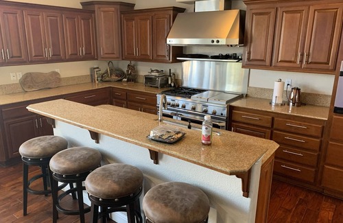 Napa House | Large Napa Valley luxury home, professional outdoor chef kitchen, pool and spa.