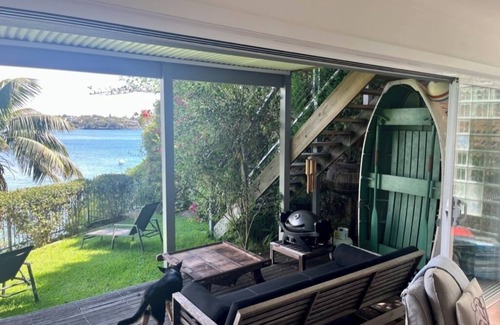 Bundeena House | Large north facing waterfront with huge deck, 4 bedrooms & 4 bathrooms. Pets ok.