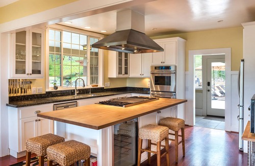 Healdsburg House | Large Outdoor Kitchen, Pool, Hot Tub, Firepit.8 Mins From Healdsburg Plaza