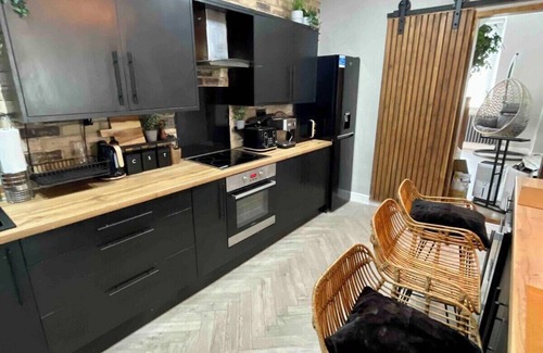 Hadfield House | Large Peak District National Park Holiday House