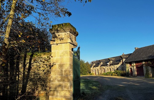 Louresse-Rochemenier House | LARGE PROPRIETY AT THE HEART OFF A PRIVATE FOREST
