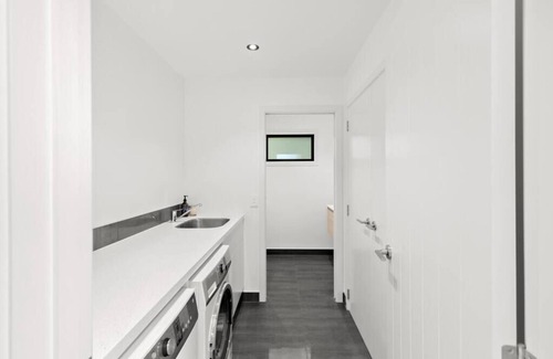 Fernhill House | Large Pure Alpine Privacy and Recently Renovated