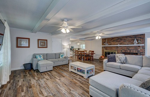 Myrtle Grove House | Large Ranch house in Wilmington