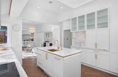 Northwood House | Large resort style living, peaceful retreat, close to CBD and water, city views
