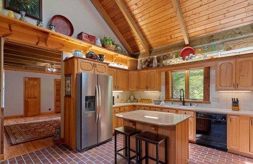 Sugar Grove Cabin | Large Riverside Cabin on Beautiful Acreage