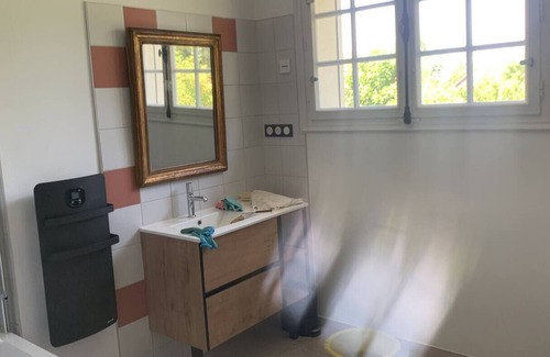 Arbois Bed & Breakfast | Large room with breakfast in Maison d'Hôtes - Near Arbois center