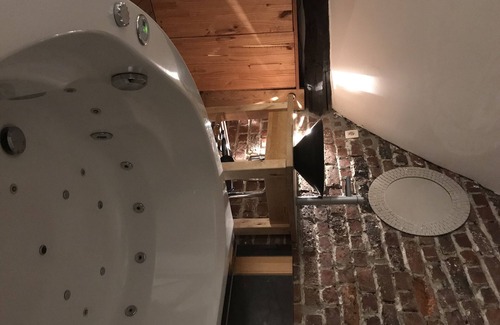 Kortenberg House | Large room with whirlpool