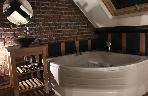 Kortenberg House | Large room with whirlpool
