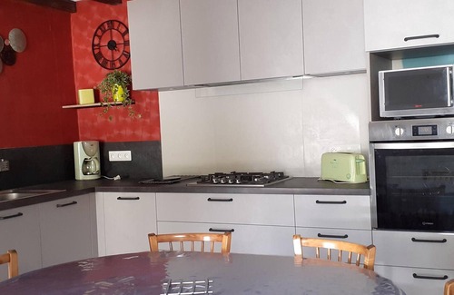 Heauville Cottage | Large stone house with garden and Wi-Fi near the beach