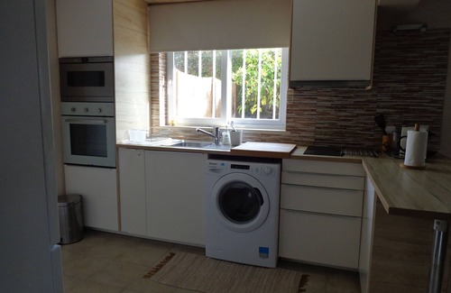 Cascais House | Large studio apartment in a very quiet and green area