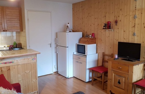 Vallouise-Pelvoux Apartment | Large Studio Cabin with magnificent view of the Mountains