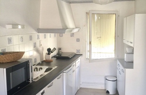 Cite Apartment | LARGE STUDIO CROSSING ANY TEAM AT THE FOOT OF THE ROWS
