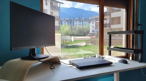 Shiligarnika Apartment | Large Stylish 2-bedroom apt, 2min walk to ski path, 7-8min walk to gondola