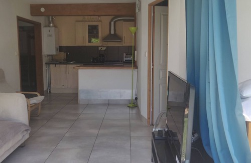 Saint-Mandrier-sur-Mer Apartment | Large T2 60M² +garden 50M² not overlooked ideal family, the sea 5 minutes.