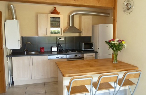 Saint-Mandrier-sur-Mer Apartment | Large T2 60M² +garden 50M² not overlooked ideal family, the sea 5 minutes.
