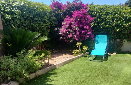 Saint-Mandrier-sur-Mer Apartment | Large T2 60M² +garden 50M² not overlooked ideal family, the sea 5 minutes.