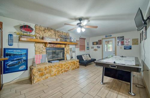 Bearss Plaza House | Large Tampa Home*Sleeps 16*Near Busch Gardens &USF