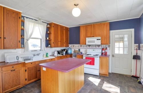 Bala Cottage | Large Three Bedroom Retreat Family Friendly Cottage