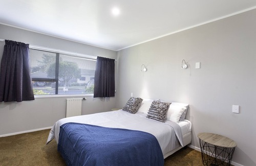 Rotorua House | Large Town House close to Golf club Te puia and Polynesian Spa