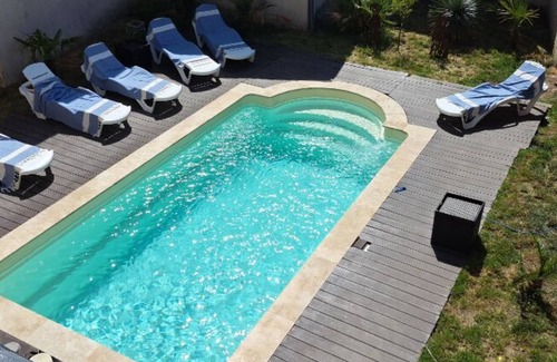 Savigny-sous-Faye House | Large vacation home in Savignoi - 7 bedrooms, private pool