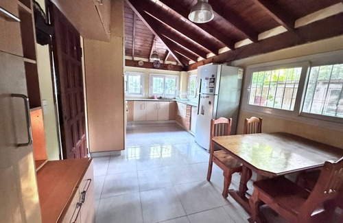 Ingeniero Maschwitz Ski Chalet | Large villa with swimming pool very close to the capital city - relax in nature