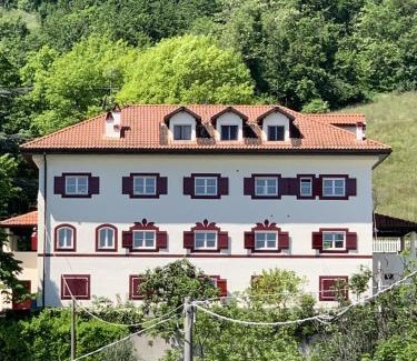 Cairo Montenotte Villa | Large villa for 20 guests on large estate with private pool and tennis court Big conference room with facilities VILLAITALY EU