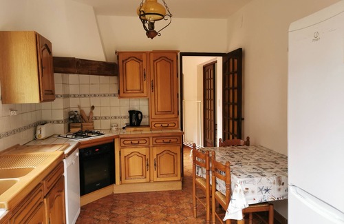 Six-Fours-les-Plages Villa | LARGE VILLA 12 PERS. 5 mn from the beaches. LARGE SWIMMING POOL AND 2000m2 LAND.