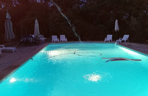 Six-Fours-les-Plages Villa | LARGE VILLA 12 PERS. 5 mn from the beaches. LARGE SWIMMING POOL AND 2000m2 LAND.