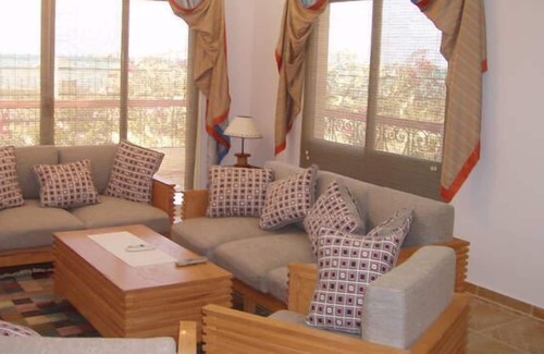 Al Ahyaa Villa | Large villa right on the Red Sea