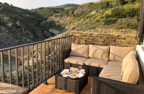Banyuls-sur-Mer House | Large villa with exceptional Sea views and the feet in the Marine Reserve.
