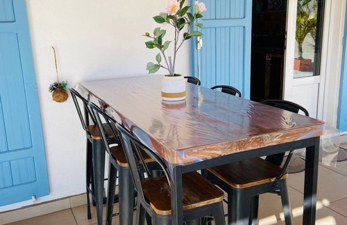 Etang Sale Les Bains Villa | Large villa with pool and billiards near the beach