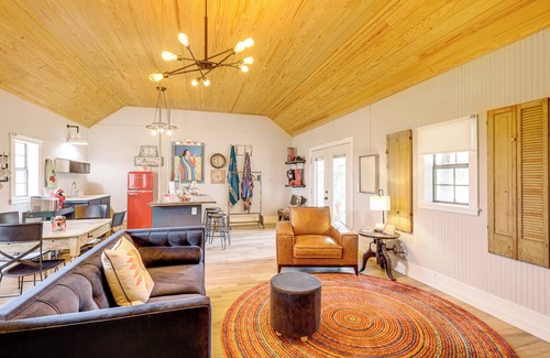 Fayetteville House | Large Yard + Pond: Fayetteville Rural Retreat