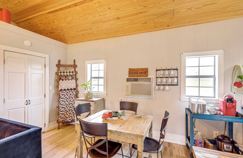 Fayetteville House | Large Yard + Pond: Fayetteville Rural Retreat