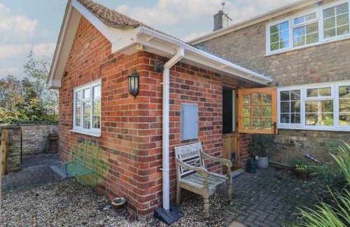 Alford House | Larkspur Cottage