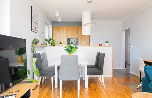 Targowek Apartment | Las Bródnowski Urban Jungle Apartment