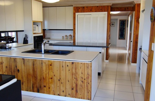 Great Exuma House | Las Breezes 5 Bedroom Villa, With 1/2 Mile Private Beach On Hooper's Bay