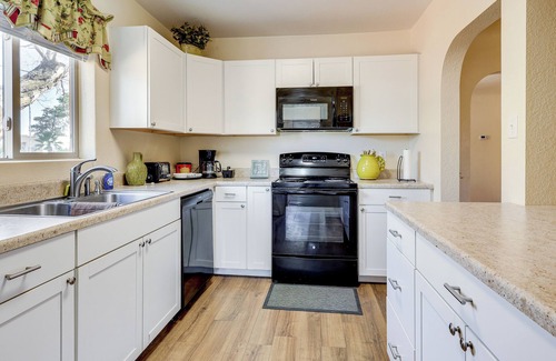 Las Cruces House | Las Cruces Home w/Fenced Yard: Recently Remodeled