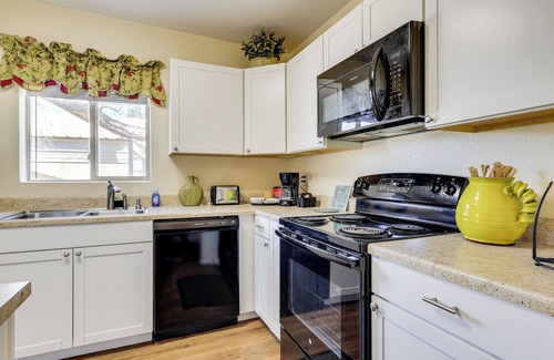 Las Cruces House | Las Cruces Home w/Fenced Yard: Recently Remodeled