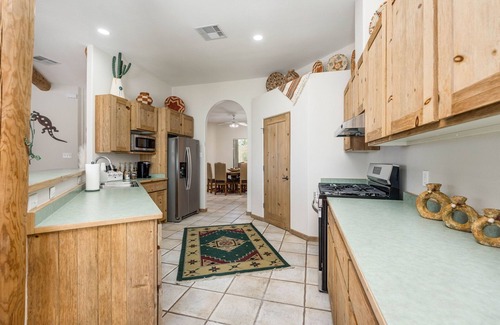 Las Cruces House | Las Cruces Luxury Retreat - Private Pool & Fireplace