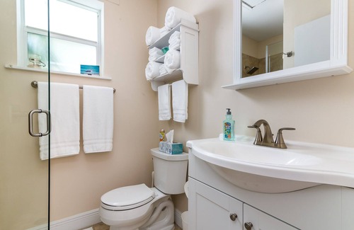 Colee Hammock Apartment | Las Olas 2 Bedroom Apt.: Walking to Beach, Dining and Nightlife!