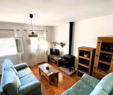 Benamahoma House | Las Palomas